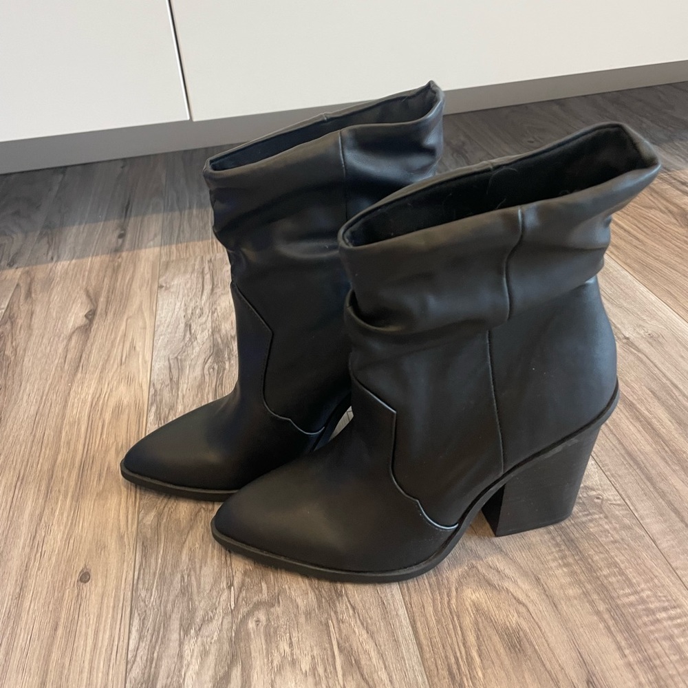 Dolce Vita faux leather booties